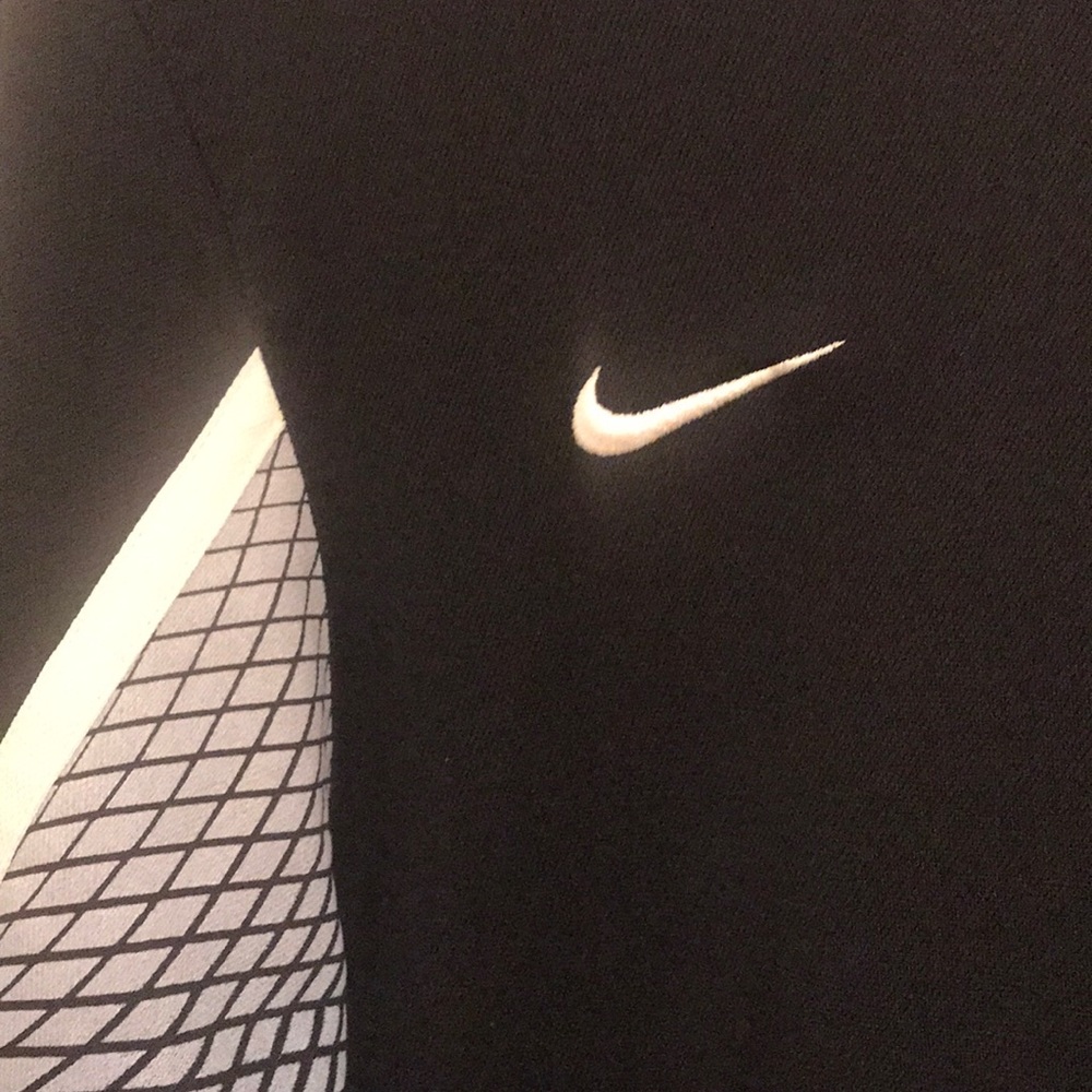 Nike Black Crewneck - Picture 4 of 5